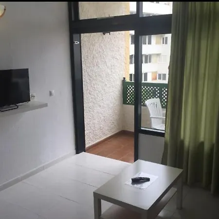 Apartmán Dunas, One Bedroom Apartment, Shared Pool, Close To Beach And Yumbo Playa del Inglés